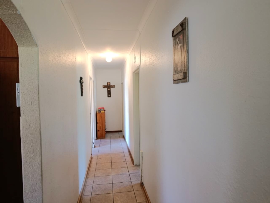 4 Bedroom Property for Sale in Langenhovenpark Free State